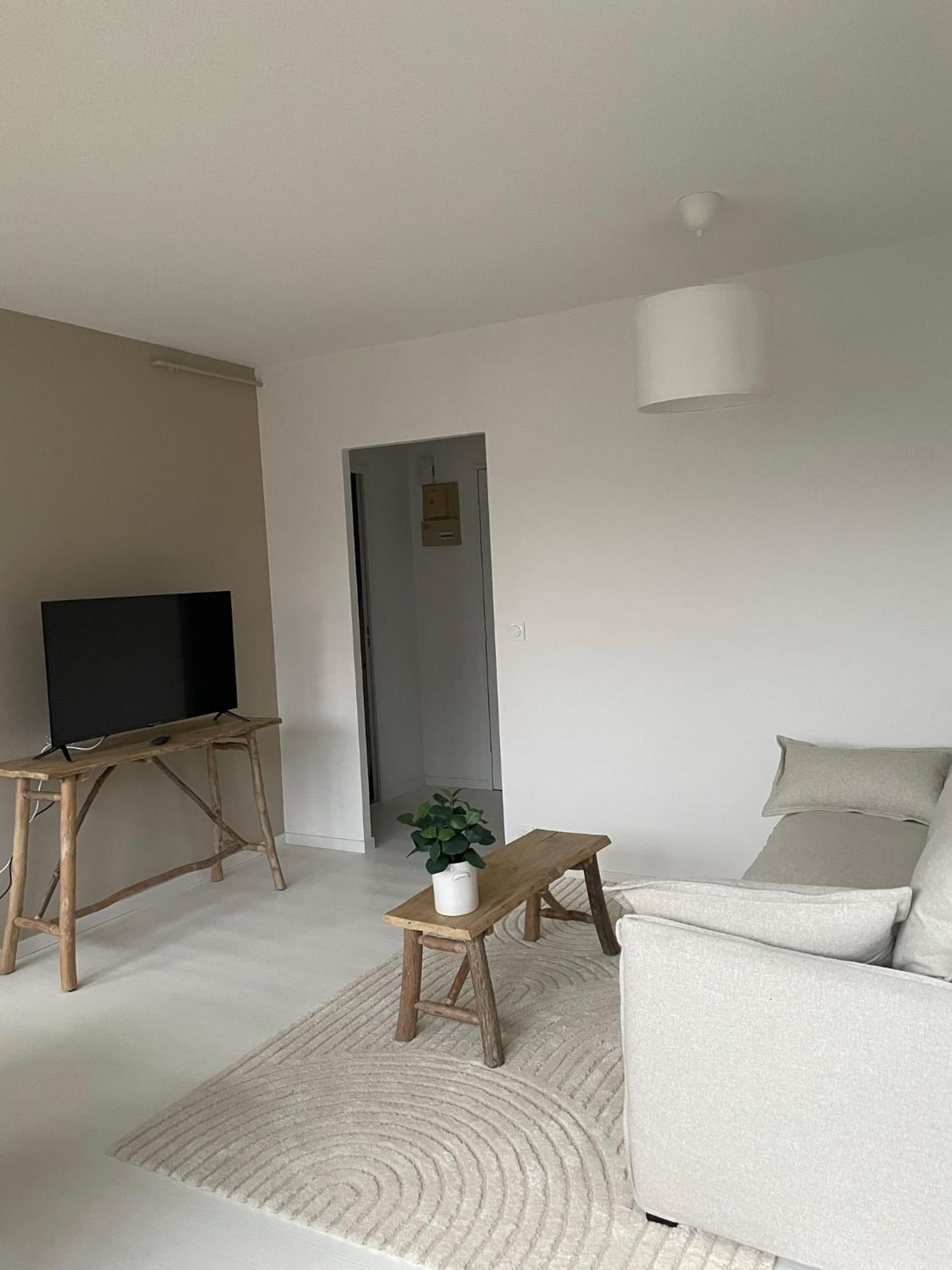 Au Coeur De La Ponetie Appartement